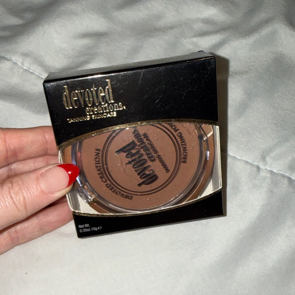 Devoted Creations Bronzing Powder